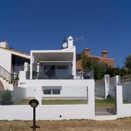 Beach-front Bahia Dorada Holiday home *