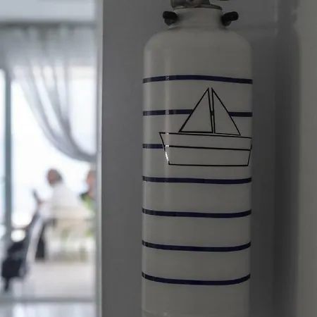 Beach-front Bahia Dorada Estepona