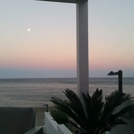 Beach-front Bahia Dorada Holiday home