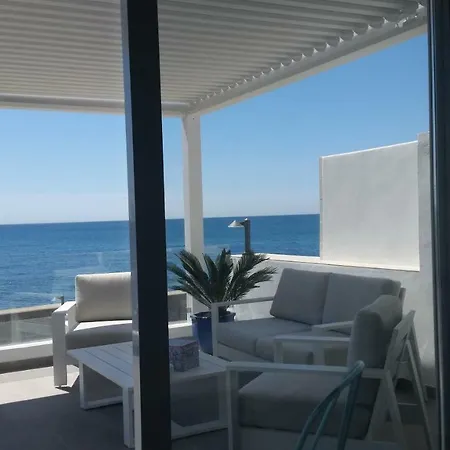 Beach-front Bahia Dorada Holiday home Estepona