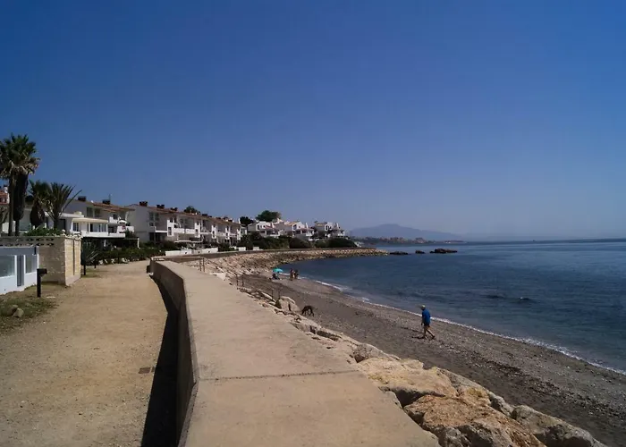 Beach-front Bahia Dorada 別荘 *