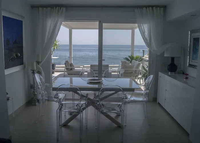 別荘 Beach-front Bahia Dorada エステポナ