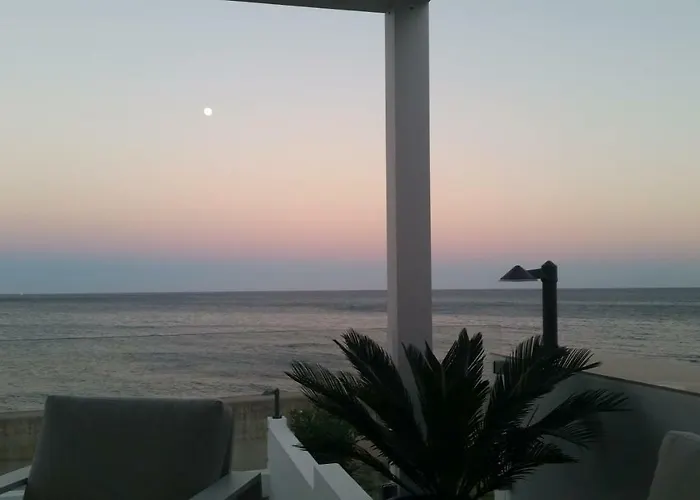 Beach-front Bahia Dorada Будинок відпочинку