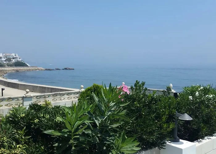 Beach-front Bahia Dorada Будинок відпочинку