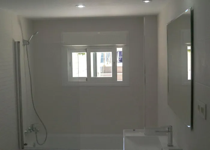 Beach-front Bahia Dorada Естепона