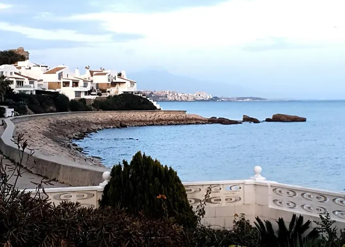 Beach-front Bahia Dorada * 에스테포나