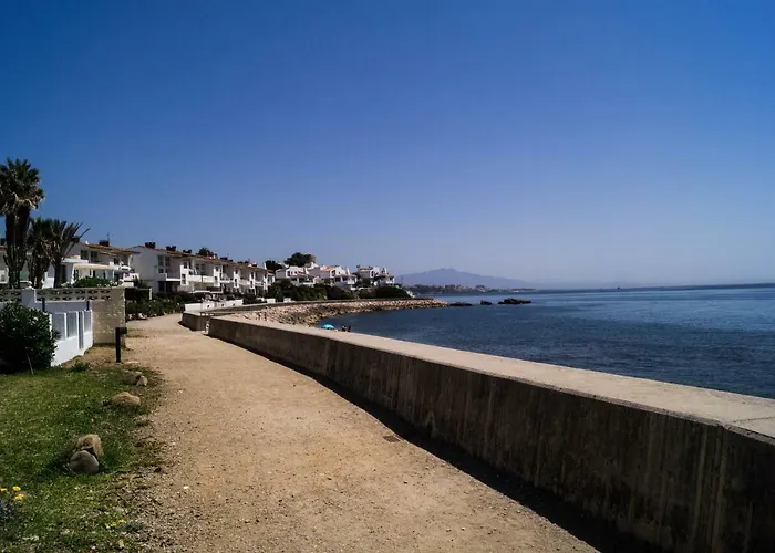 Beach-front Bahia Dorada 에스테포나